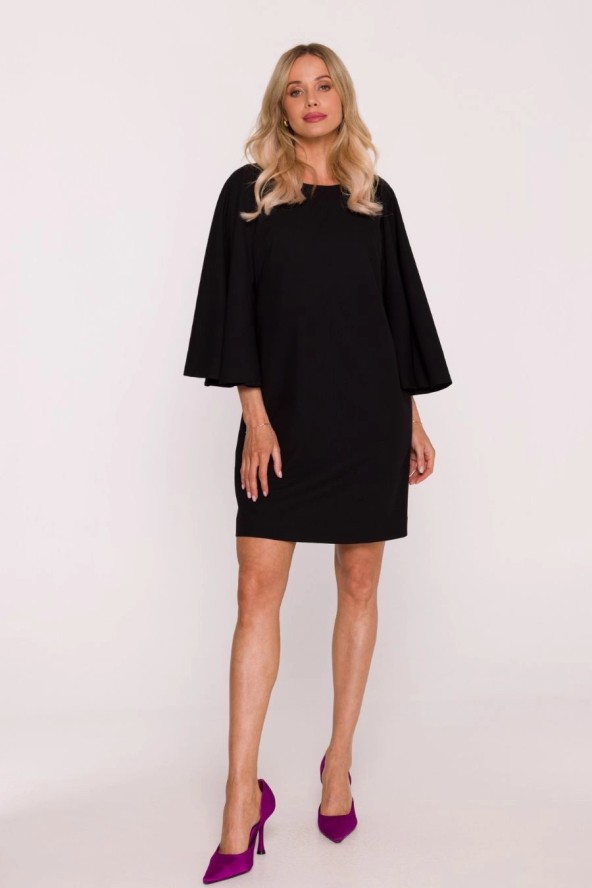 Elegancka sukienka trapezowa z bufiastymi rękawami czarna