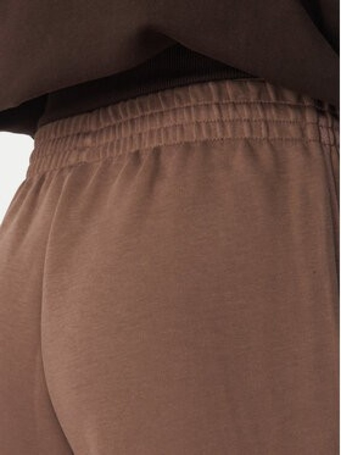 adidas Spodnie dresowe Spacer Tracksuit Bottoms KZ2199 Brązowy jasny Relaxed Fit