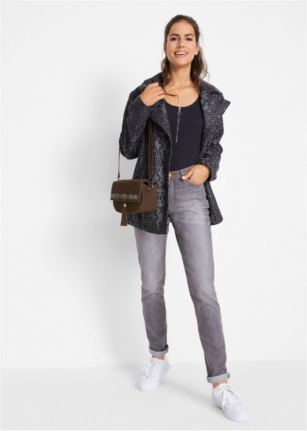 Dżinsy o kroju mom, mid waist, z wygodnym stretchem