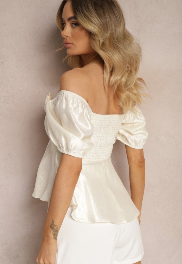 Jasnobeżowa Bluzka z Elastyczną Gumką Zapinana na Suwak z Ozdobną Broszką w Kształcie Kwiatu Vikanni