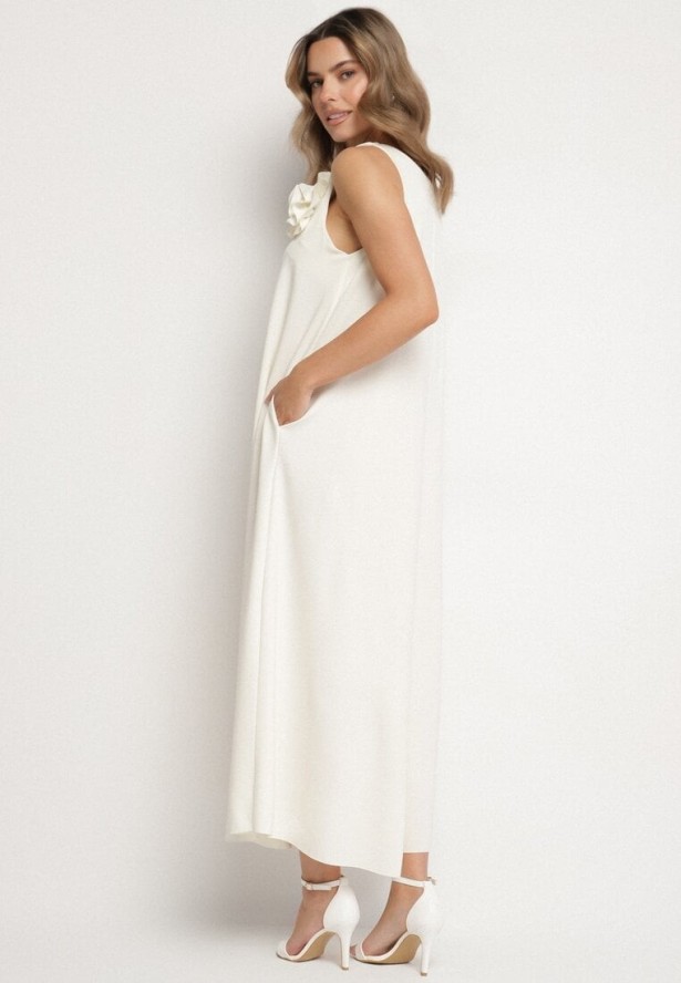 Jasnobeżowy Kombinezon z Wiskozą i Broszką Kwiatu 3D Odellira