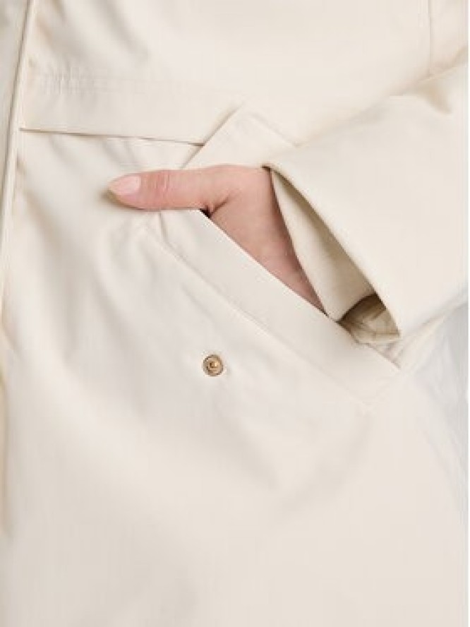 Rinascimento Kurtka zimowa CFC0122158003 Écru Regular Fit