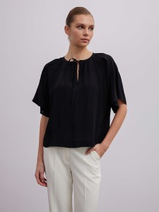 BGN Bluzka w kolorze czarnym rozmiar: 34
