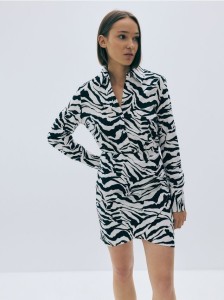 Koszulowa sukienka mini z wiskozy - czarny