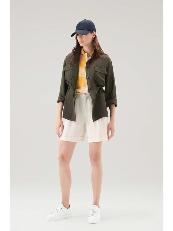 Woolrich Kurtka przejściowa "Fluid" w kolorze khaki rozmiar: L