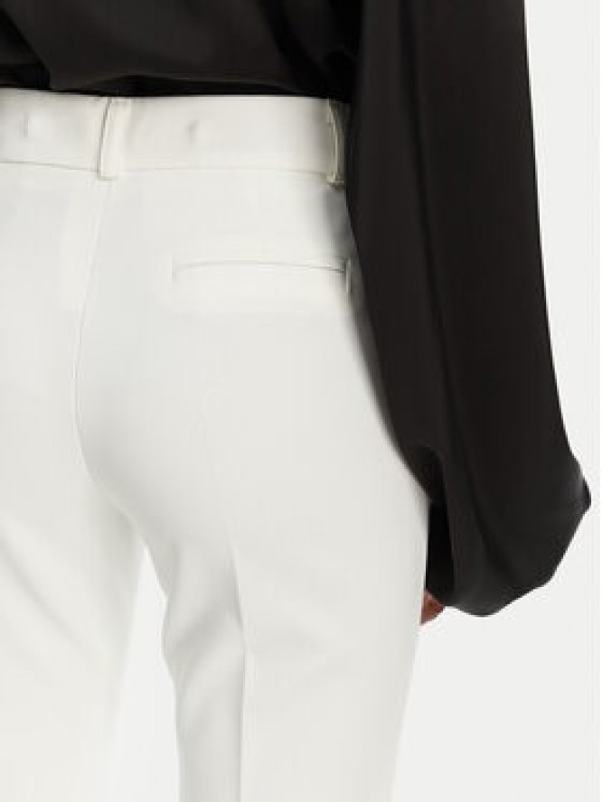 Rinascimento Spodnie materiałowe CFC0122741003 Biały Regular Fit