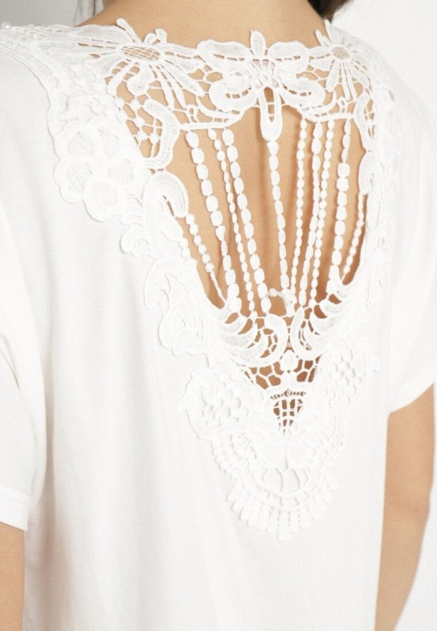 Biały Bawełniany T-shirt Nietoperz z Perłami i Koronką Eleziria