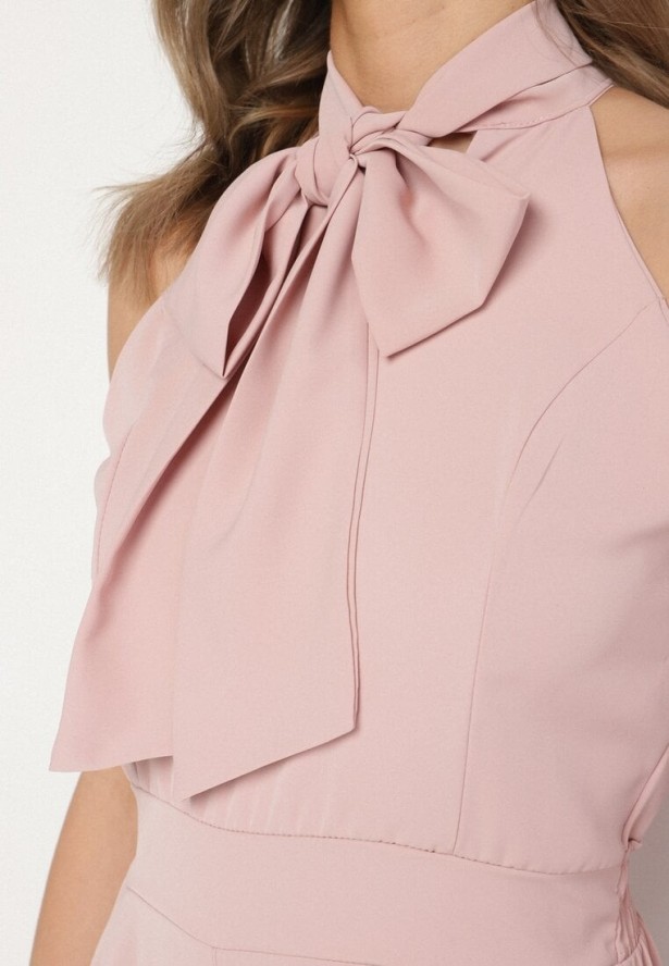 Różowy Kombinezon z Ozdobną Kokardą Nelifira