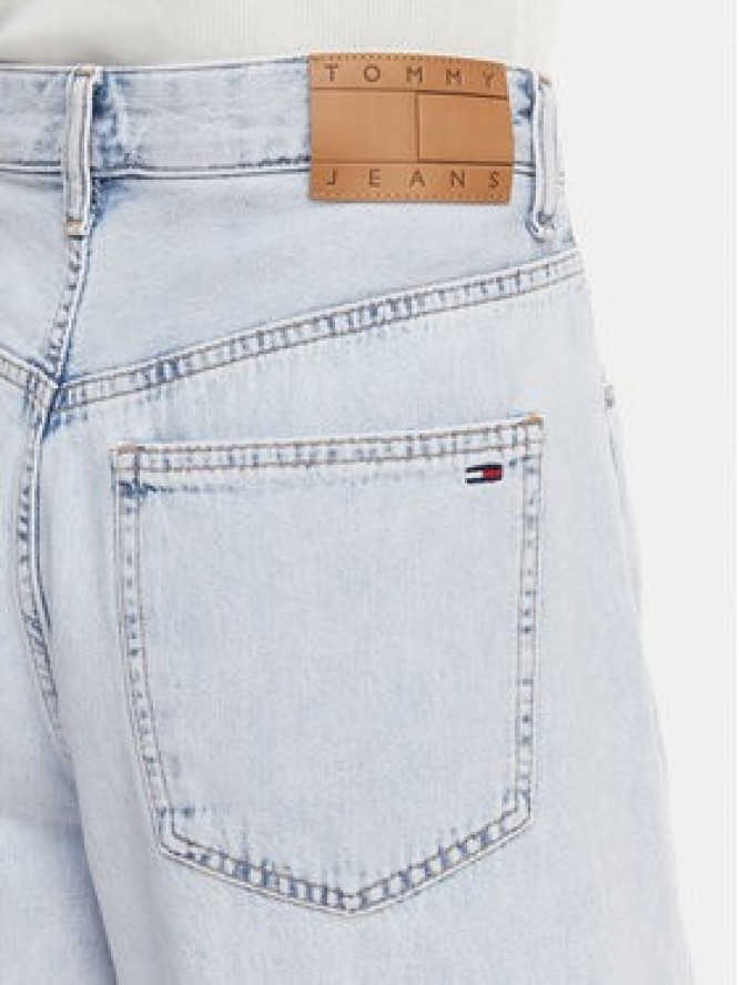 Tommy Jeans Szorty jeansowe DW0DW22709 Niebieski jasny Loose Fit