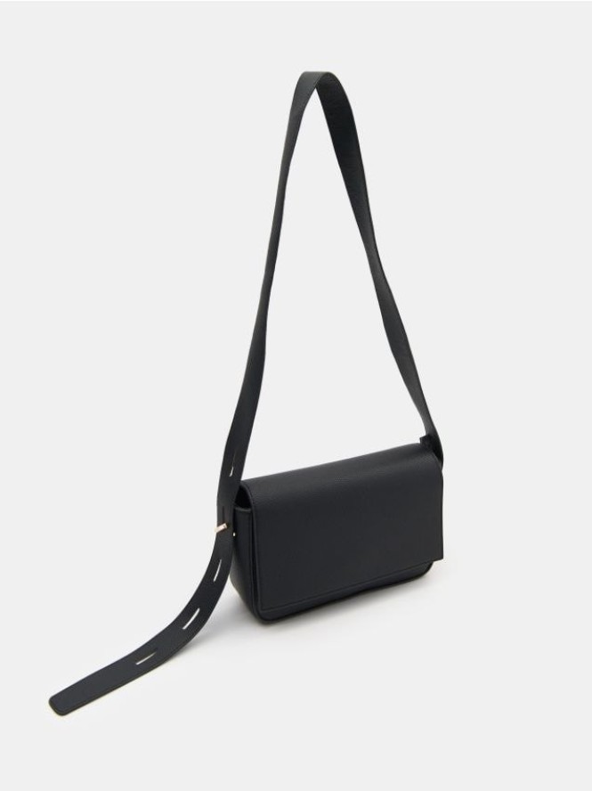 Mała torebka zapinana na zamek i magnes - czarny