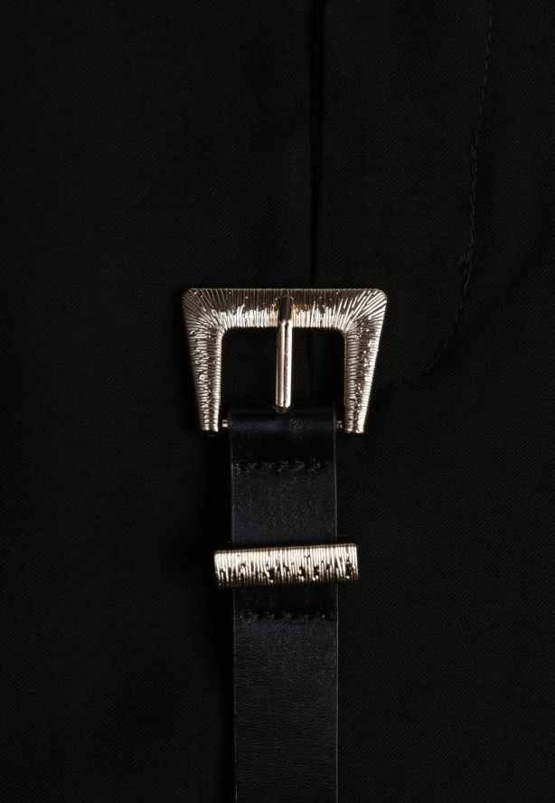 Czarna Wiskozowa Spódnica o Rozkloszowanym Kroju z Rozcięciem i Paskiem Jaelia