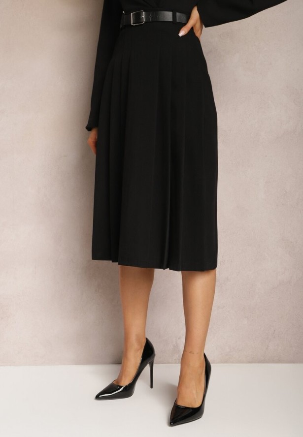 Czarna Spódnica Midi Trapezowa z Zakładkami i Paskiem ze Sprzączką Akiye