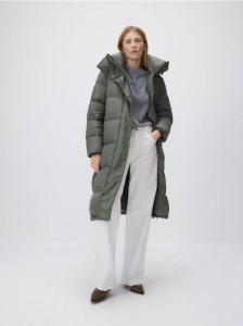 Puchowy płaszcz z kapturem - zielony