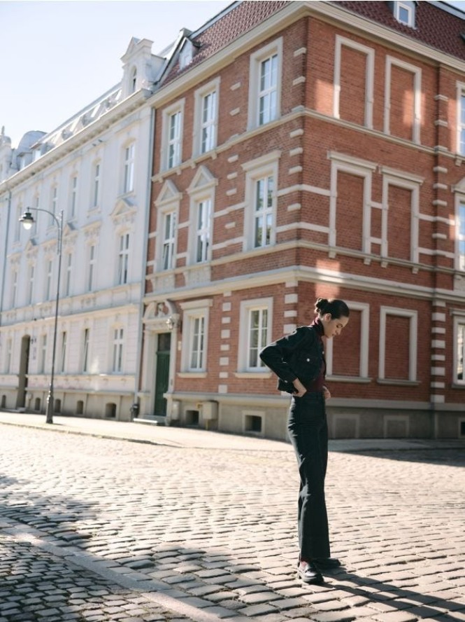 Kurtka z dekoracyjnymi guzikami - szary