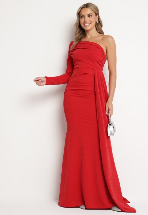 Czerwona Asymetryczna Sukienka Koktajlowa Ozdobiona Metaliczną Nicią i Trenem Emarielin