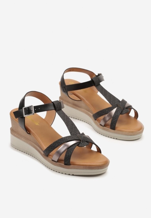 Czarne Sandały na Koturnie z Ozdobnymi Paseczkami Vikalla