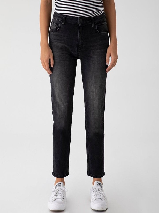 LTB Dżinsy "Freya" - Mom fit - w kolorze czarnym rozmiar: W25/L32