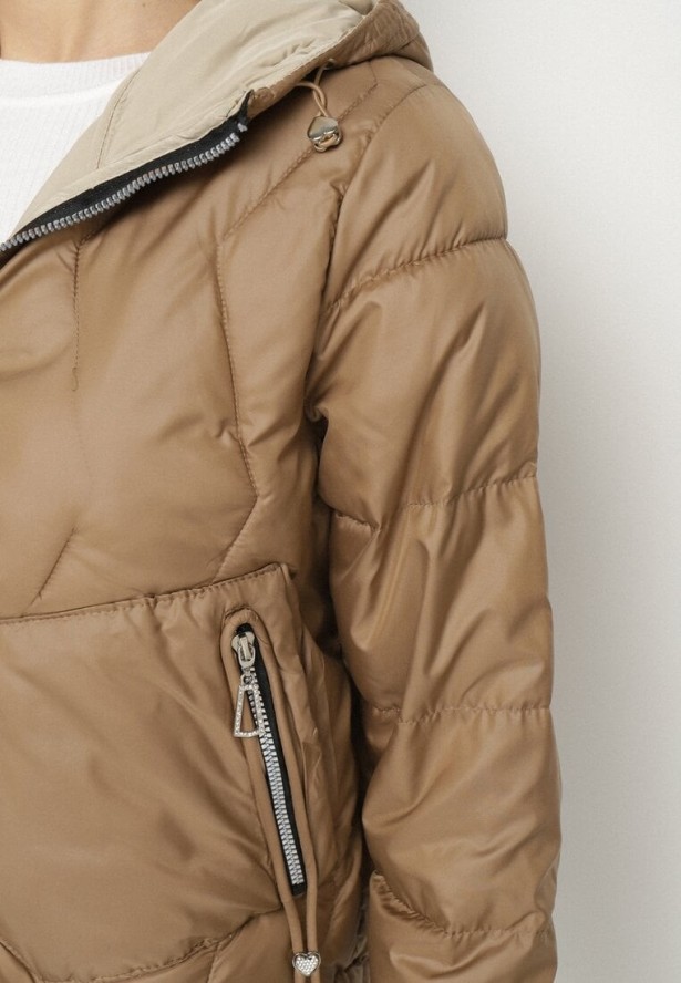 Ciemnobeżowa Dwustronna Kurtka Pikowana z Kieszeniami i Kapturem Eralethra