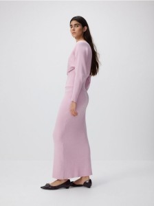 Dzianinowa spódnica maxi - pastelowy róż