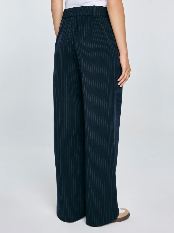 Spodnie damskie z szeroką nogawką w prążek granatowe Elvie 403
