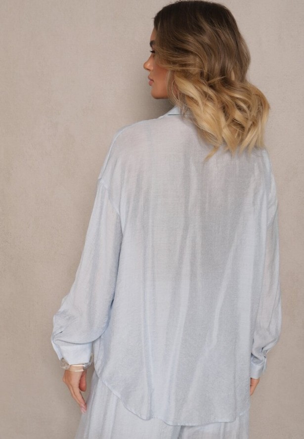 Jasnoniebieska Koszula Oversize w Klasycznym Stylu z Kieszonką Liozira