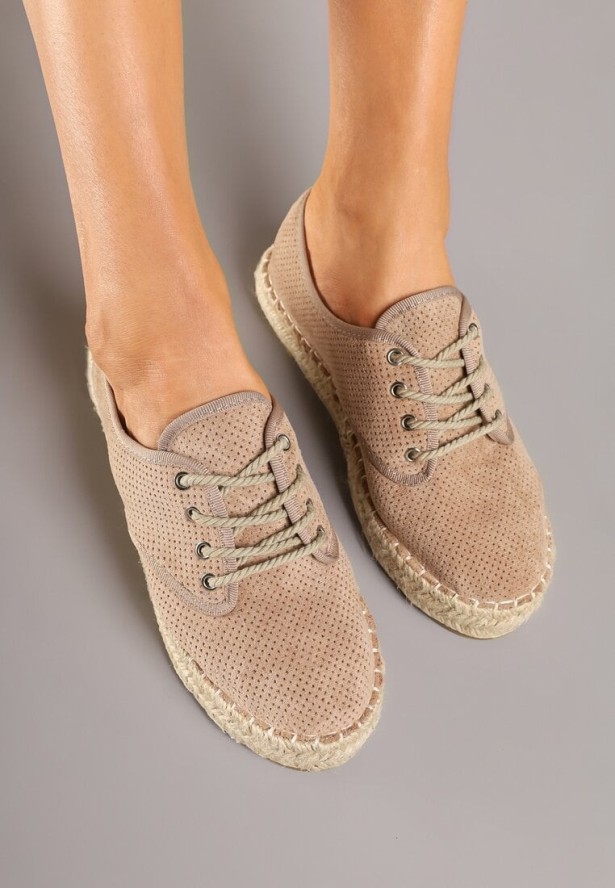 Ciemnobeżowe Tenisówki na Plecionej Podeszwie Zdobione Perforacją Zolavira