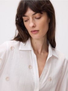 Bawełniana koszula z haftem - biały