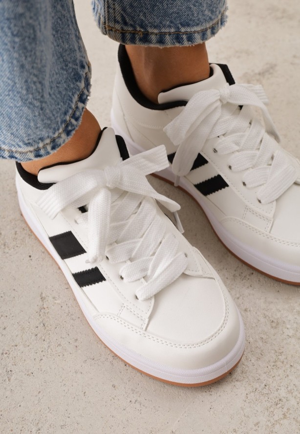 Białe Sneakersy Casual z Ozdobnymi Przeszyciami i Paskami z Boku Ariesera