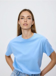 Bawełniany t-shirt regular - jasnoniebieski