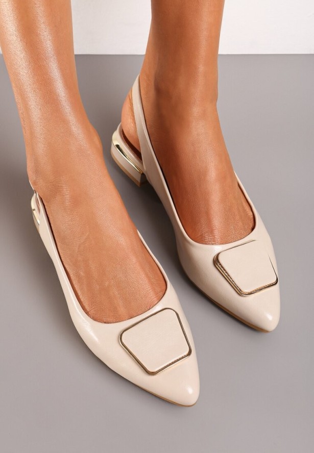 Beżowe Sandały na Płaskim Obcasie z Odkrytą Piątą Klamerką na Nosku i Skórzaną Wkładką Saritaga