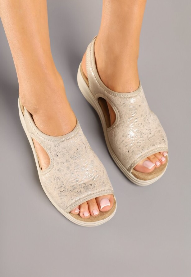 Złote Sandały z Metalicznym Wzorem Raleldi