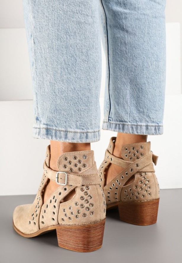 Beżowe Botki Kowbojki Vices na Obcasie Ozdobione Wycięciem i Metalicznymi Wstawkami Nelori