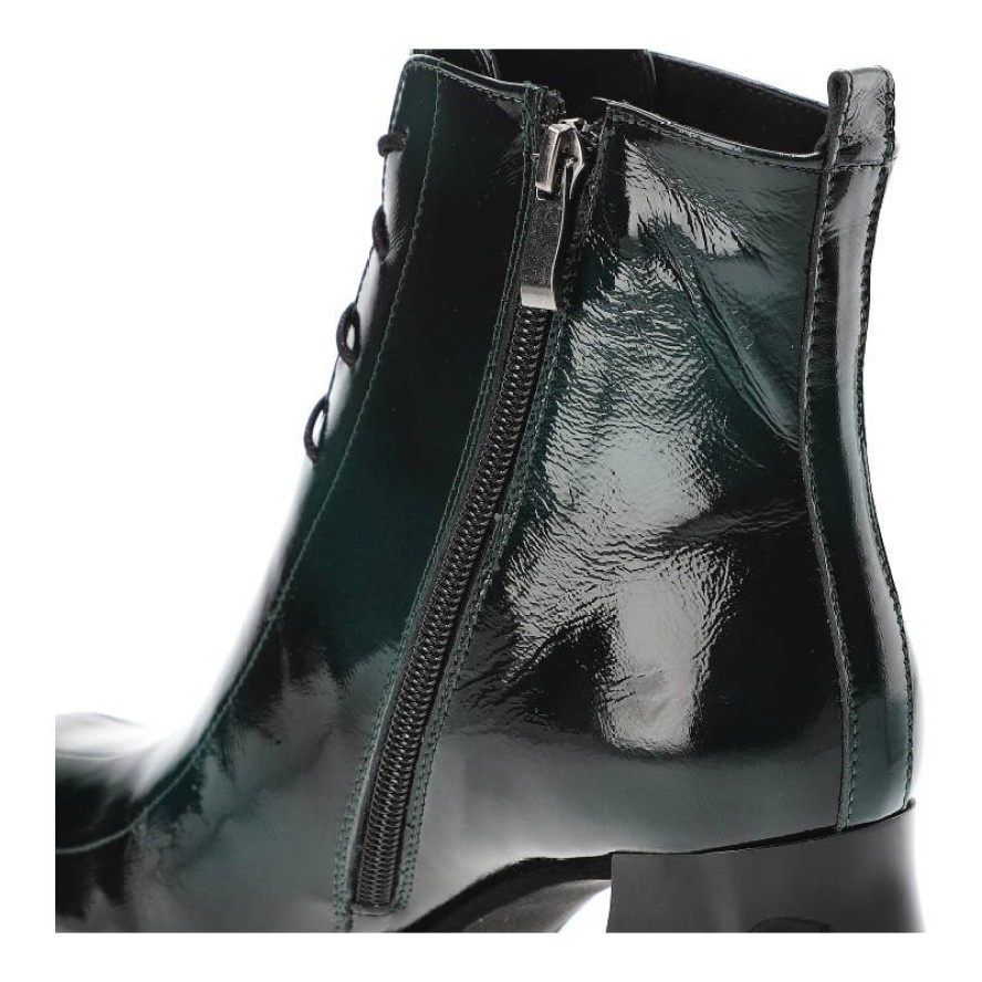 Botki damskie Clasicco, z lakierowanej skóry naturalnej z wysoką cholewką i sznurowaniem z przodu stabilny obcas o geometrycznym kształcie, zielone,