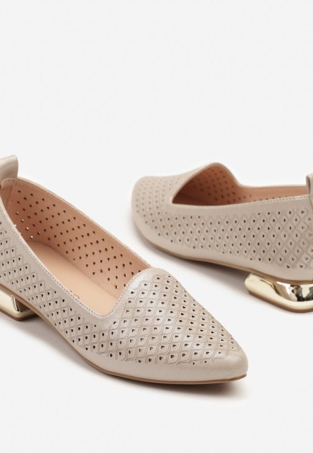 Beżowe Ażurowe Półbuty z Metaliczną Wstawką Zeniriva