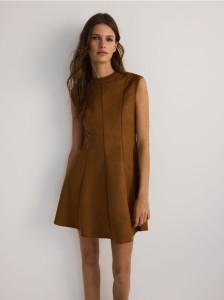 Sukienka mini z imitacji zamszu - brązowy