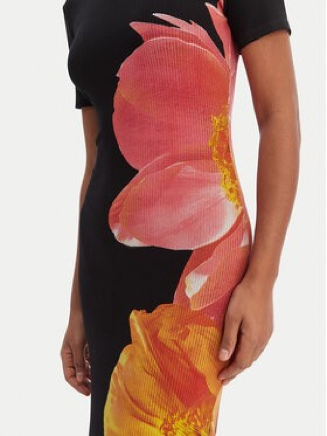 Desigual Sukienka codzienna 26SWVK26 Czarny Slim Fit