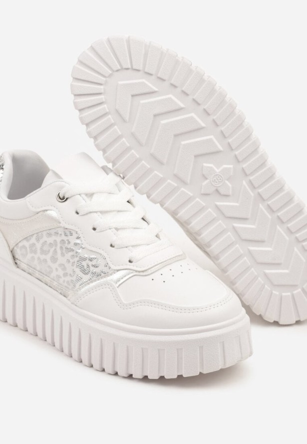 Białe Sneakersy na Platformie z Tłoczeniem Ozdobione Panterką i Perforacją Udivaya