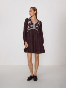 Sukienka z haftem - brązowy