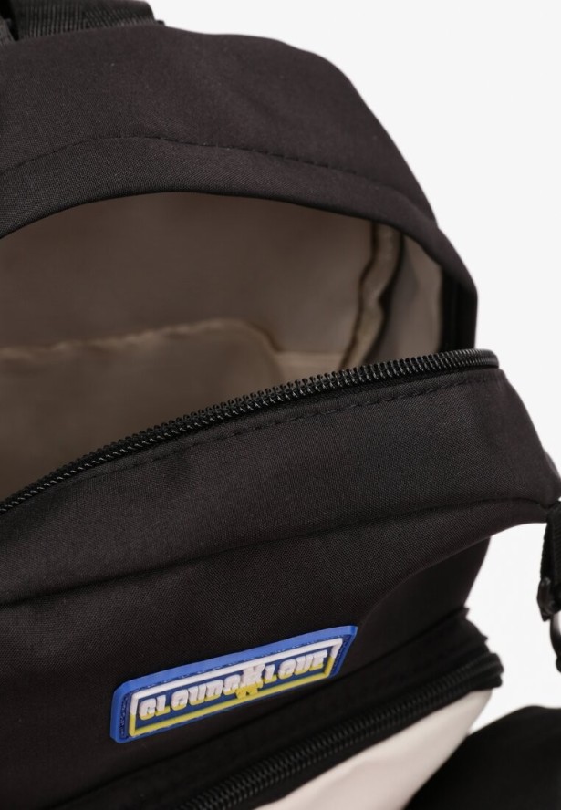 Czarny Plecak na Regulowanych Szelkach z Suwakiem i Nadrukiem na Przodzie Felicam