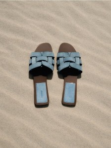 Zamszowe klapki - jasnoniebieski