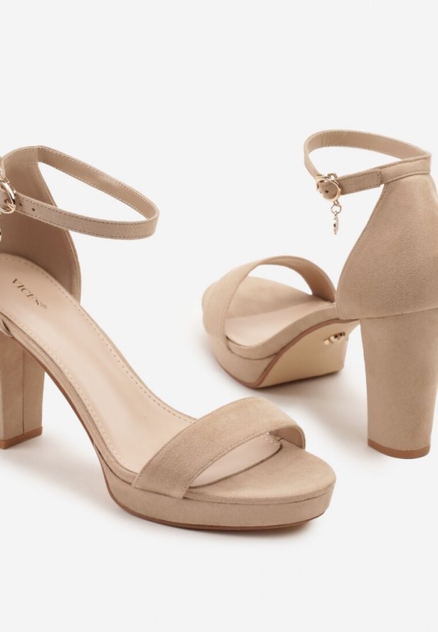 Ciemnobeżowe Sandały Vices na Słupkowym Obcasie z Paskiem Wokół Kostki Maritira