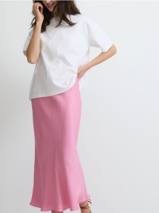 Spódnica midi z satynowym wykończeniem - różowy