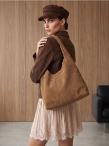 Torba hobo z imitacji zamszu - beżowy