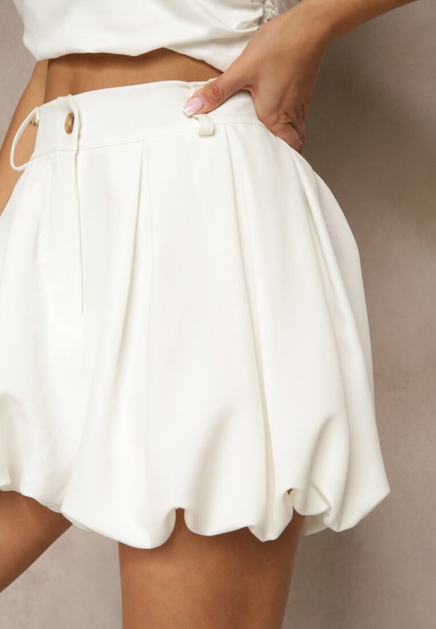 Jasnobeżowe Szorty Bombka z Wiskozą Koliana