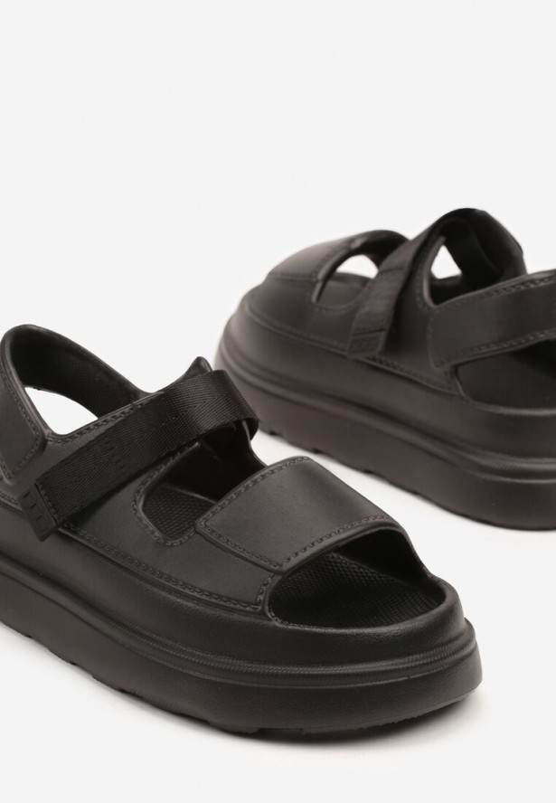 Czarne Sandały na Platformie w Sportowym Stylu Lisilia