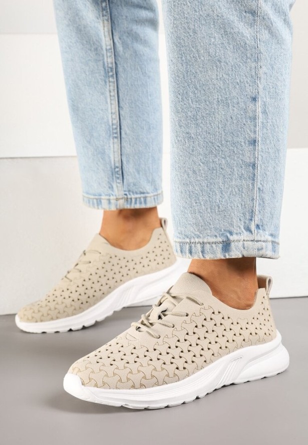 Beżowe Sneakersy z Ażurową Cholewką Polmio