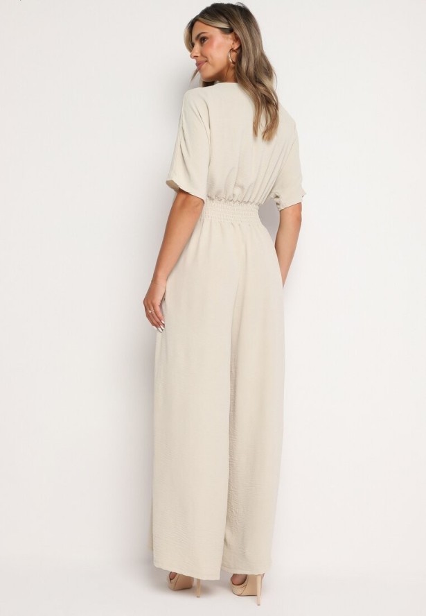 Beżowy Kopertowy Kombinezon z Gumką w Talii i Szerokimi Nogawkami Vimashea