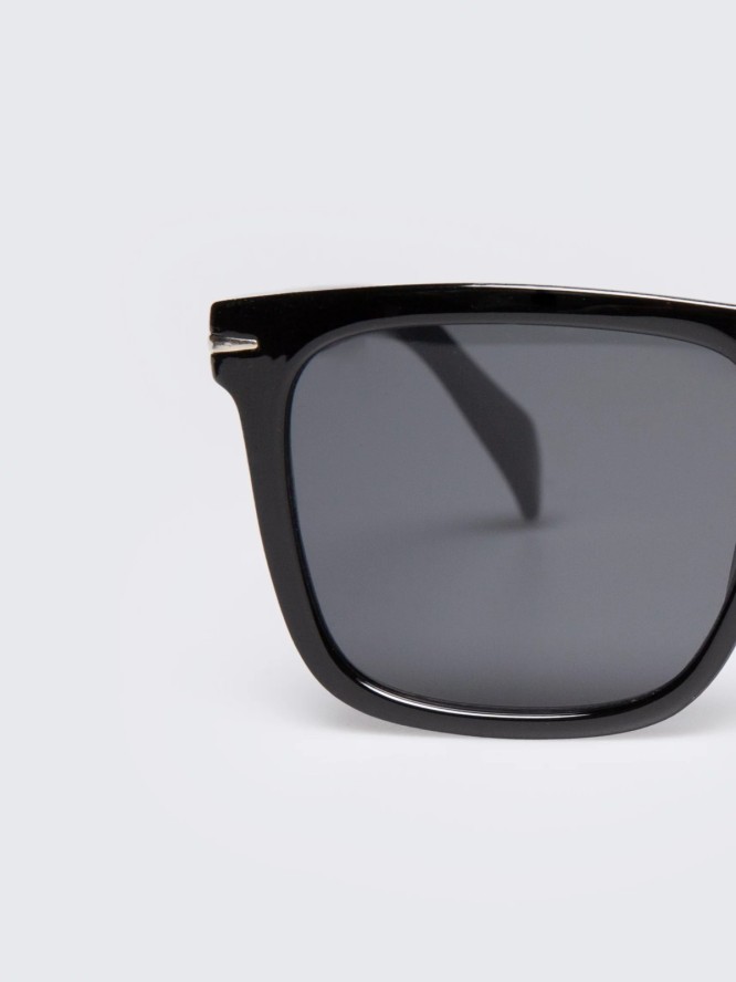 Okulary przeciwsłoneczne czarne Dioni 906