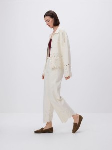 Zamszowe loafersy - beżowy