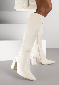 Beżowe Kozaki na Słupku z Metalicznym Zdobieniem i Szpiczastym Noskiem Nisfitta